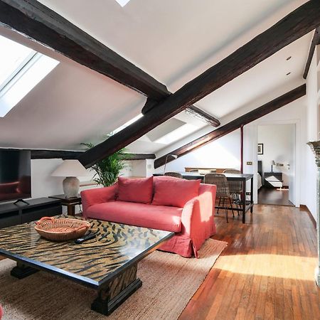 Elegant P.Venezia Attic Apartment Milan Bagian luar foto